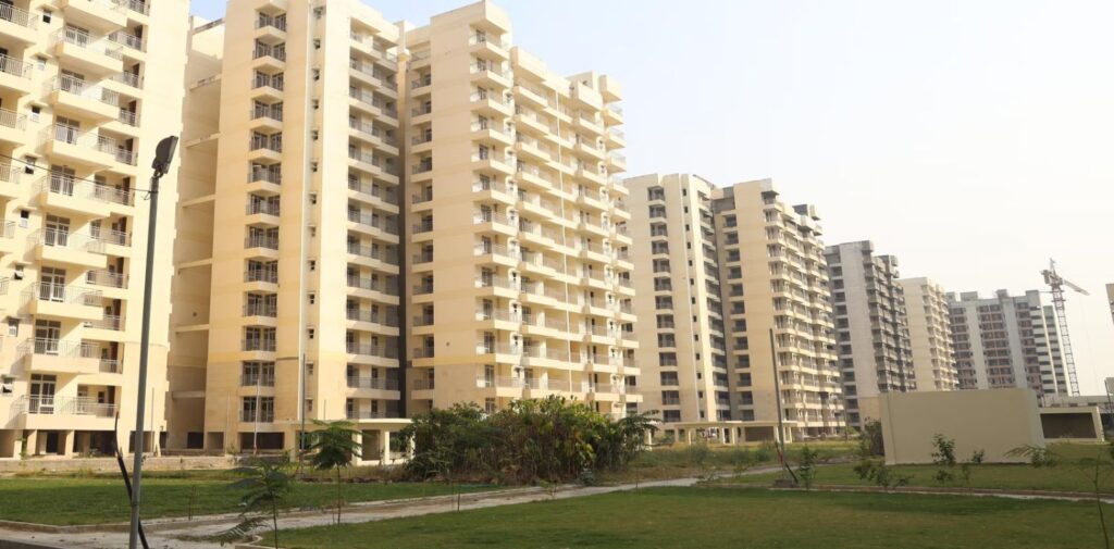 DDA-Housing-Scheme-2024-Over-1200-LIG-Flats-Sold-Out-–-A-Success-Story-Future-of-Affordable-Housing-in-Delhi-Nishant-Verma