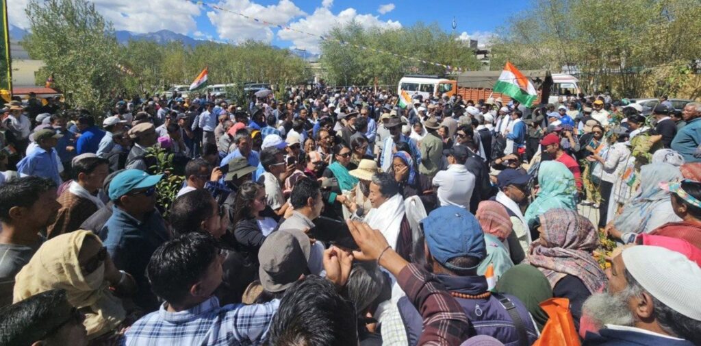 Delhi-Chalo-Padayatra-A-Bold-Call-for-Ladakhs-Rights-or-Just-Another-Suppressed-Voice-Cons-and-Challenges-of-the-Delhi-Chalo-Padayatra-Nishant-Verma