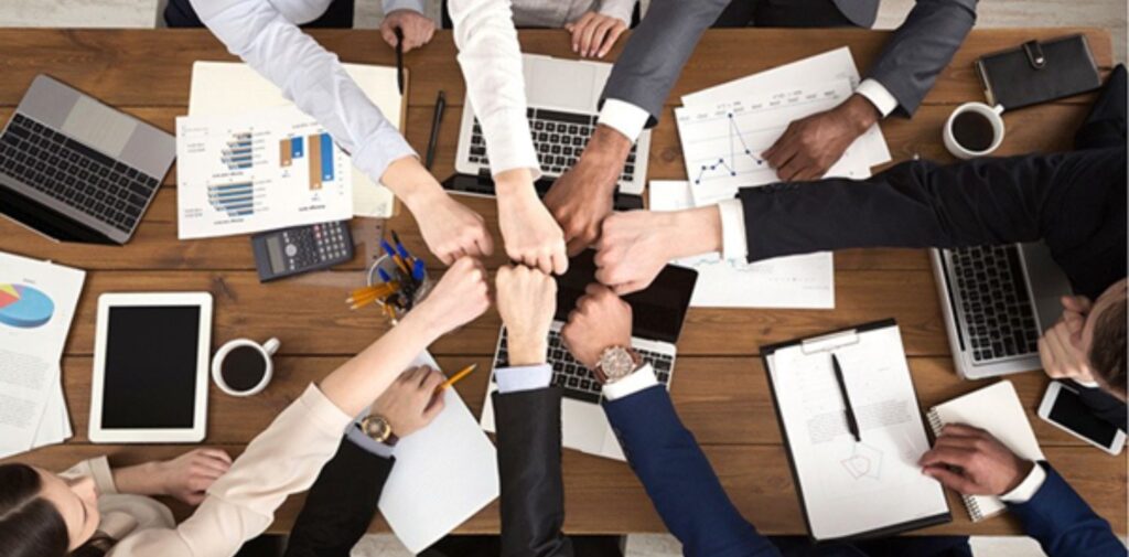 Build-a-strong-and-positive-workplace-culture.