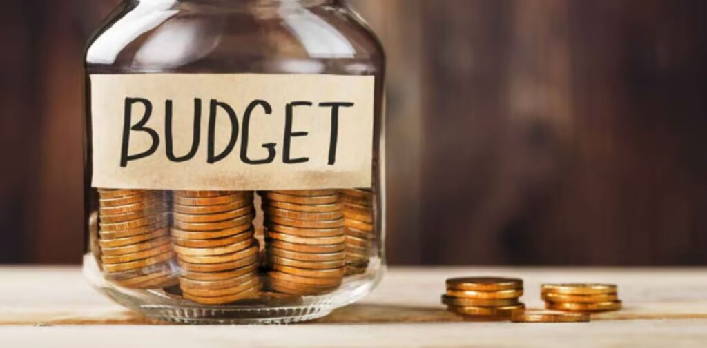 Creating-a-Budget-and-Sticking-to-It.